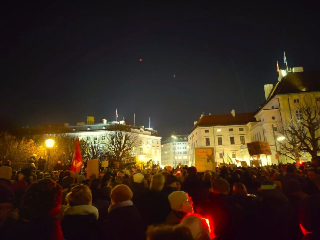 50.000 am Ballhausplatz gegen Rechts